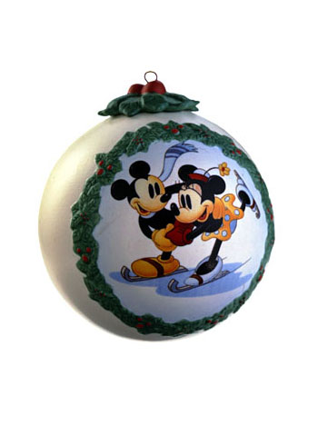 On Ice
Ball Ornament